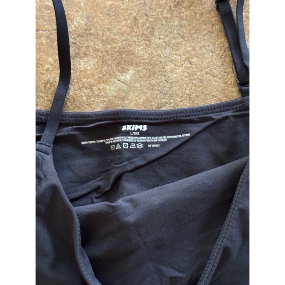 New Skims Fits Everybody Cropped Cami Size Large Onyx - Picture 6 of 7